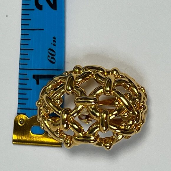Vintage Gold-Tone Woven Clip-On Earrings Oval Design Womens Jewelry - Picture 3 of 5